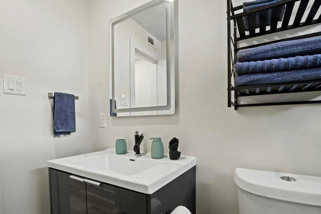 Apartment Near Deep Ellum Далас Екстериор снимка