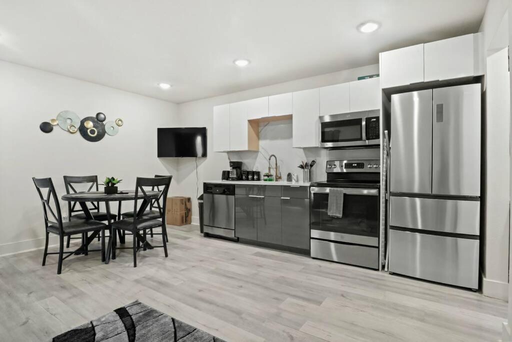 Apartment Near Deep Ellum Далас Екстериор снимка