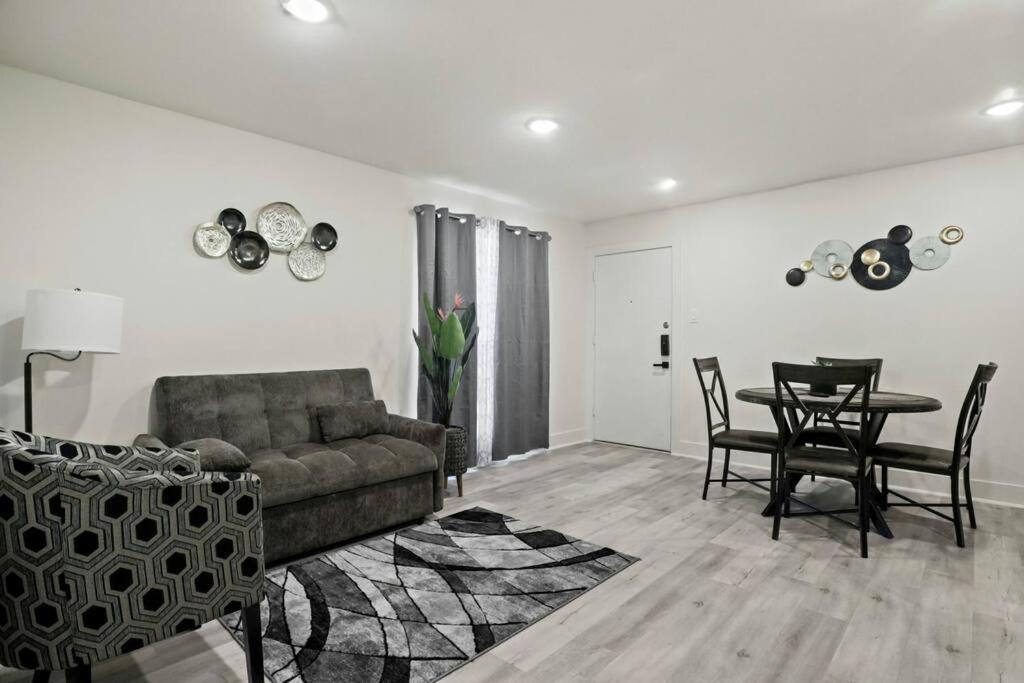 Apartment Near Deep Ellum Далас Екстериор снимка
