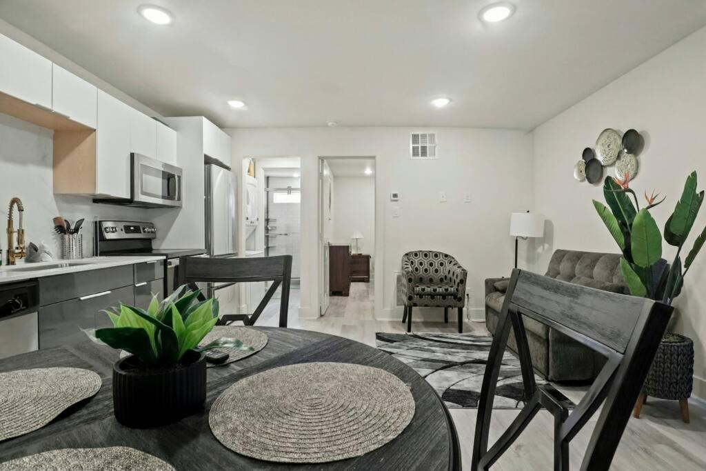 Apartment Near Deep Ellum Далас Екстериор снимка