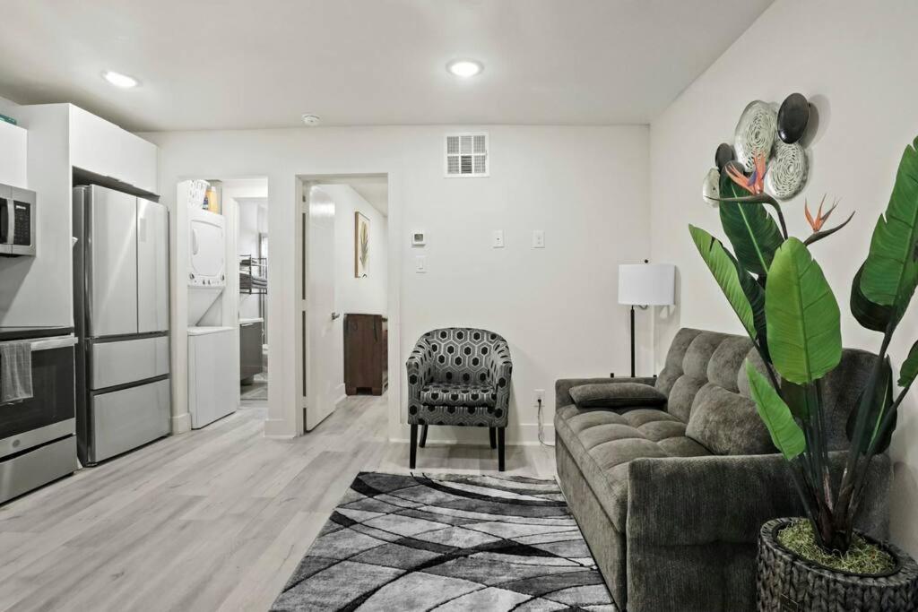 Apartment Near Deep Ellum Далас Екстериор снимка